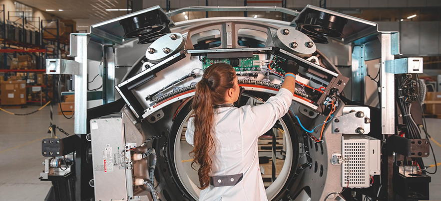 DO PROJETO À ENTREGA:<br><strong>SOMOS CRIADORES DA TECNOLOGIA.</strong>